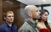Russian journalists on trial for links to Navalny team