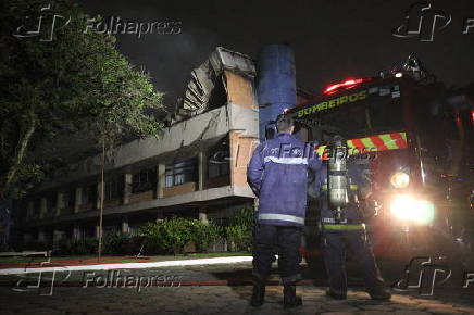 Incêndio na PUC-PR em Curitiba