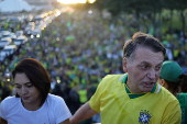 Bolsonaro rallies for amnesty bill three days after hospital discharge