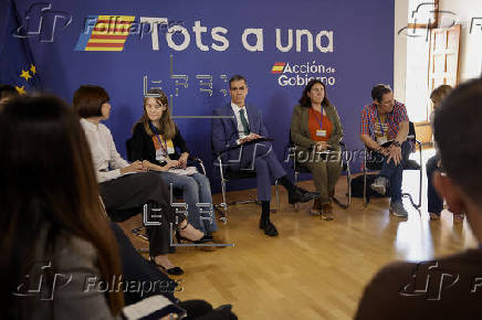 Pedro Sánchez se reúne con víctimas de la dana en València