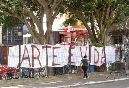 Manifestação contra a desapropriação do Teatro Contêiner