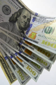Dólar tem nova disparada e fecha em recorde de R$ 6,26