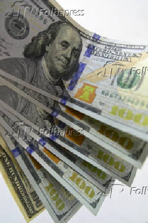 Dólar tem nova disparada e fecha em recorde de R$ 6,26