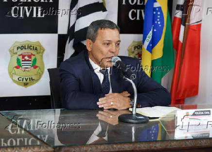 Coletiva de imprensa com delegado Demacro sobre caso Vitória