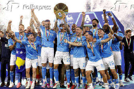 Serie A - Napoli v Cagliari