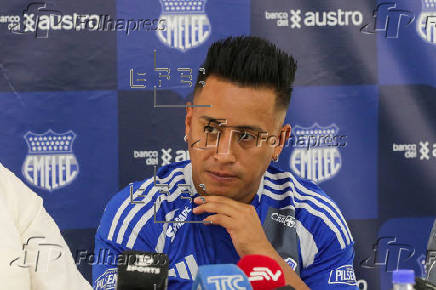 El peruano Christian Cueva espera ayudar a Emelec a regresar a la primera línea de Ecuador