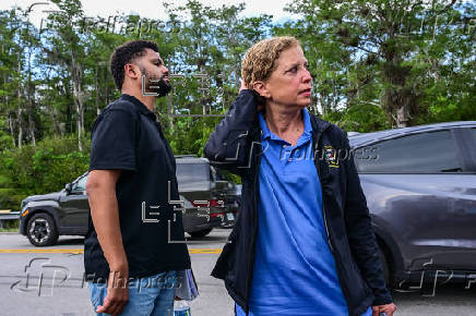 Legisladores denuncian que hay 750 migrantes en jaulas en el 'Alligator Alcatraz' de EEUU