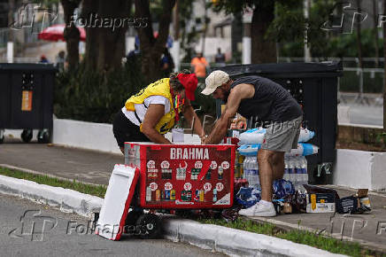 O Bloco Casa Comigo, que faz o cortejo na Av. Henrique Schaumann