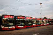 Argentine bus unions call a strike to demand wage increase