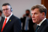 German Foreign Minister Johann Wadephul and Israeli Foreign Minister Gideon Saar attend a press conference in Berlin