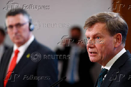 German Foreign Minister Johann Wadephul and Israeli Foreign Minister Gideon Saar attend a press conference in Berlin