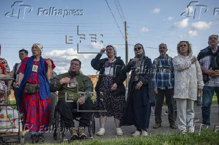 Orthodox Christians take part in annual Velikoretsky Cross procession