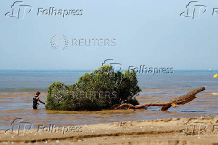 Search and rescue operations take place in Cubelles where two people are missing due to heavy rains