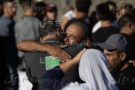 Druze poeple in Golan Heights gather near Syria border