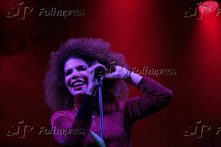 Virada Cultural - Vanessa da mata na Parada Inglesa