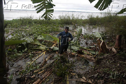 AMAZONAS, CHEIA DO RIO SOLIMOES