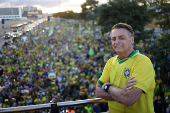 Bolsonaro rallies for amnesty bill three days after hospital discharge