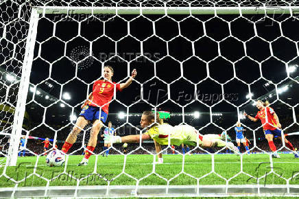 UEFA Women's Euro 2025 - Group B - Italy v Spain