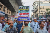 Protest in Dhaka after police clashed with pro-Hasina activists