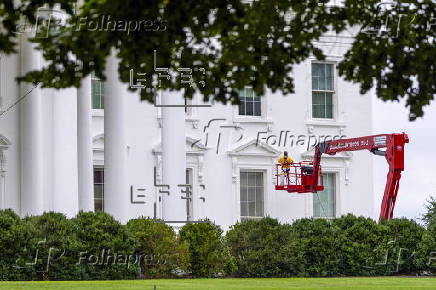 White House undergoes pressure washing in Washington