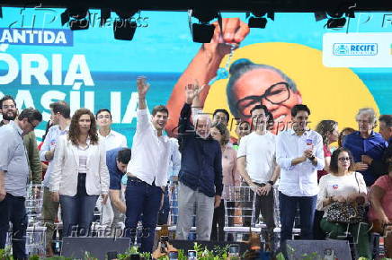 Lula entrega títulos de posse no Recife