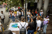 Familiares piden acelerar revisión de expedientes de detenidos poselectorales en Venezuela