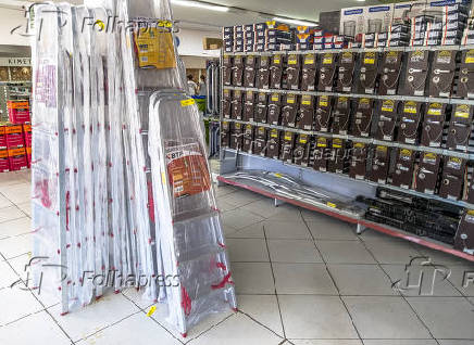 Produtos em uma loja de materiais de construção no município de Marília (SP)