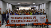 Trabalhadores da Avibras demitidos fazem assembleia e manifestação