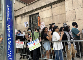 Protestas en Nueva York contra Trump por fondos educativos