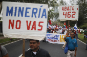 Panameños protestan contra la ley del seguro social y el acuerdo de seguridad con Estados Unidos