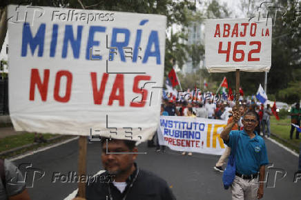 Panameños protestan contra la ley del seguro social y el acuerdo de seguridad con Estados Unidos