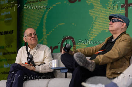 Mesa 'Alexandrinos Heróicos' na Feira do Livro de SP