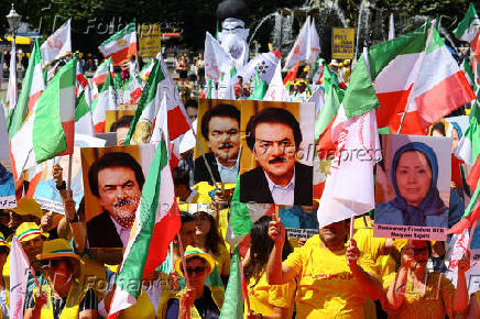 Protest against the Iranian regime, in Berlin
