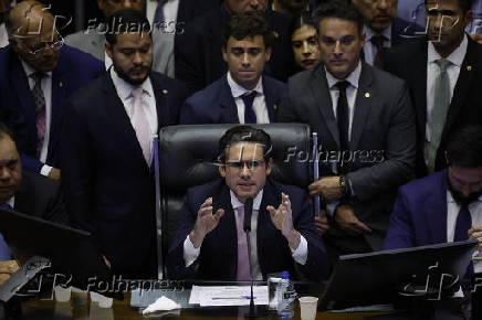 Hugo Motta reassume presidência da Câmara dos Deputados