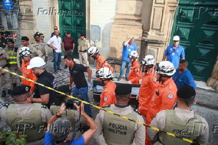 Desabamento de teto de igreja em Salvador