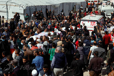 Palestinians mourn medics in Khan Younis