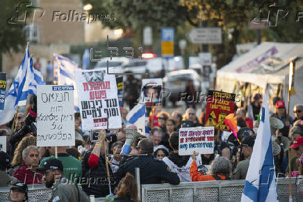 PROTESTAS EXIGIENDO EL FIN DE LA GUERRA