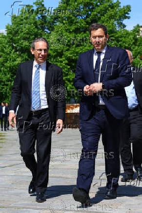 Handover at the German finance ministry