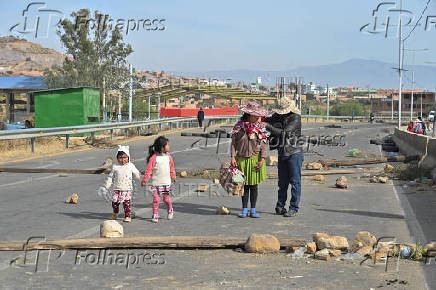 Evo Morales supporters continue blocking main avenues, in Cochabamba
