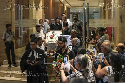 Funeral of co-pilot in Mumbai following Air India plane crash