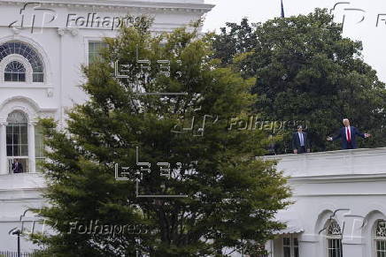 US President Donald J. Trump tours the roof at the White House