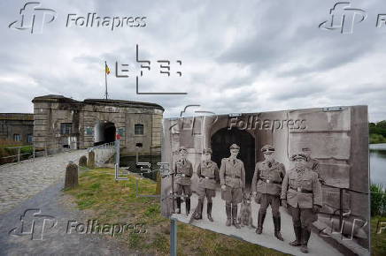 Citizens take part in the 'Heroes of the Resistance' reading marathon at Breendonk Fort