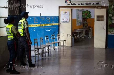 Maduro llama a los venezolanos a votar en un 