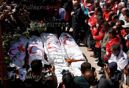 Palestinians mourn medics in Khan Younis