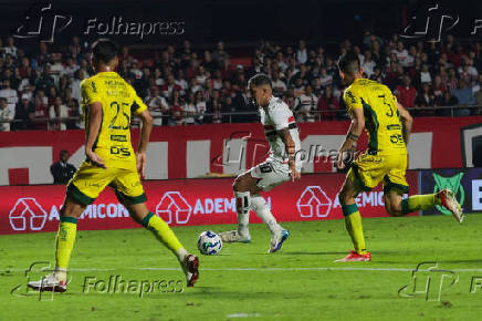 Partida entre são paulo e mirassol pelo campeonato brasileiro.