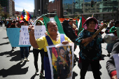Seguidores de Morales marchan e intentan inscribir su candidatura presidencial a la fuerza