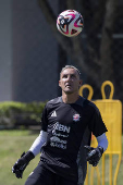 Costa Rica entrena con equipo completo para partidos ante Bahamas y Trinidad y Tobago