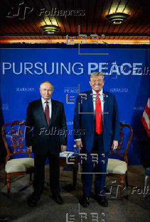 Trump y Putin comienzan su reunión acompañados de sus delegaciones a puerta cerrada