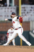 MLB: Cincinnati Reds at Atlanta Braves