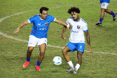 Neymar participa de jogo festivo organizado pela Loovi